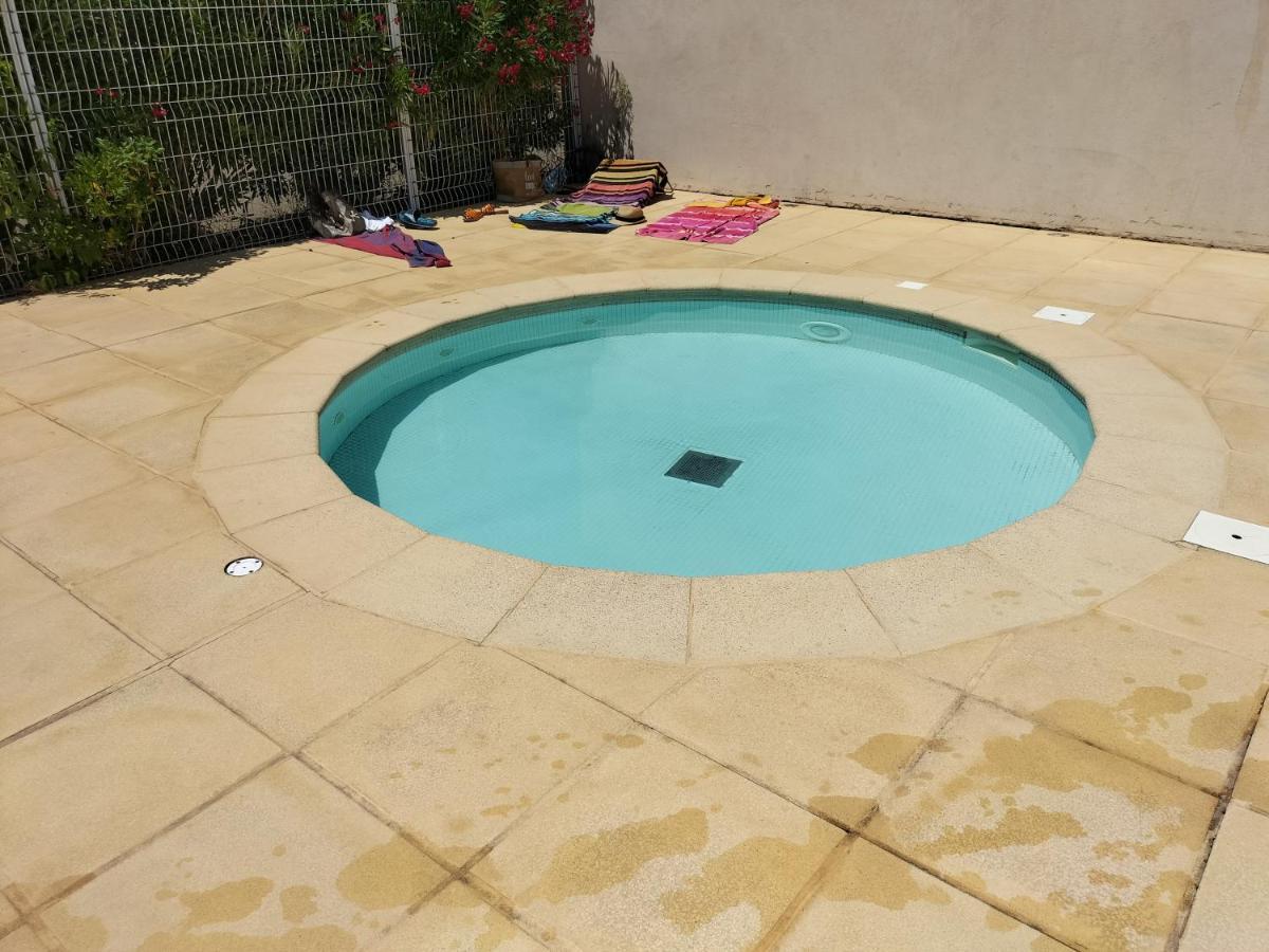 Maison Dans Une Residence De Vacances แกลลาเกอ-เลอ-มองต์เทอร์ ภายนอก รูปภาพ